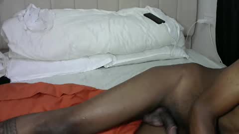 giant_couples online show from November 6, 2025, 6:03 am