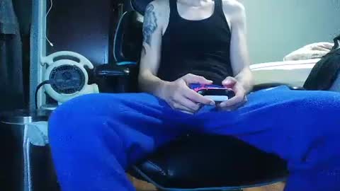 Snapshot of giantdick4u1991 chatting on September 18, 2025, 8:33 pm giantdick4u1991 online show from September 18, 2025, 8:33 pm