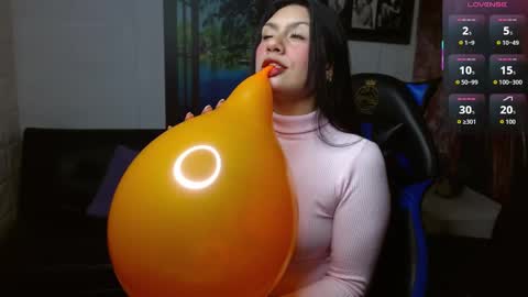 Snapshot of gigi_gilt_ chatting on November 16, 2025, 4:07 am Gigi 3 online show from November 16, 2025, 4:07 am