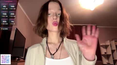 Molly online show from December 17, 2025, 7:42 pm