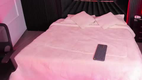 Snapshot of giiabloom chatting on February 16, 2025, 8:21 am giia online show from February 16, 2025, 8:21 am