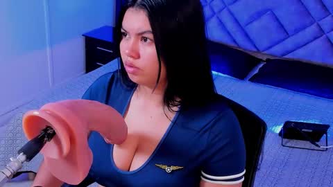 Snapshot of giiabloom chatting on November 11, 2025, 11:43 am giia online show from November 11, 2025, 11:43 am