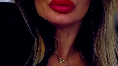 Snapshot of ginabear chatting on January 6, 2025, 2:48 am Gina online show from January 6, 2025, 2:48 am