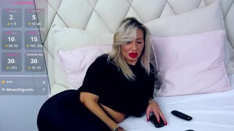 Snapshot of ginabear chatting on September 29, 2025, 6:13 pm Gina online show from September 29, 2025, 6:13 pm