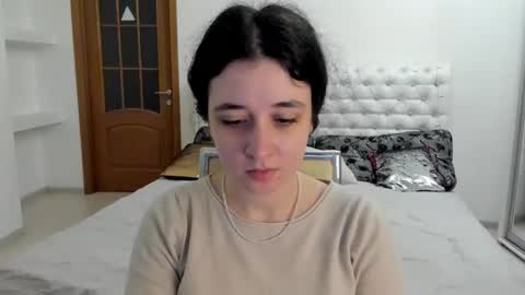 Snapshot of ginablum chatting on November 13, 2025, 8:35 am Kate online show from November 13, 2025, 8:35 am