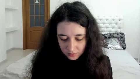 Snapshot of ginablum chatting on November 17, 2025, 8:42 am Kate online show from November 17, 2025, 8:42 am