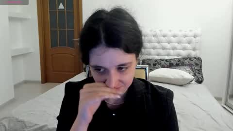 Snapshot of ginablum chatting on November 19, 2025, 9:53 am Kate online show from November 19, 2025, 9:53 am