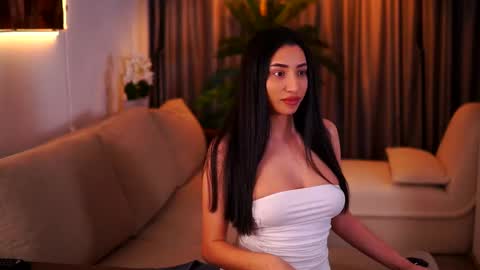 Snapshot of ginavalentinna chatting on February 12, 2025, 11:09 pm Gina online show from February 12, 2025, 11:09 pm