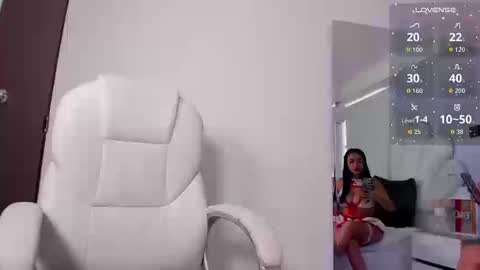 Snapshot of ginebra_ness chatting on September 19, 2025, 2:07 pm Ginebra Ness online show from September 19, 2025, 2:07 pm