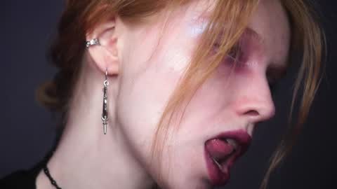        im expecting 350 thumbs up on my altar   online show from February 3, 2025, 10:11 pm