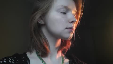        im expecting 350 thumbs up on my altar   online show from November 25, 2025, 10:10 pm