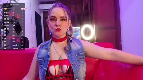 Snapshot of ginnagrace chatting on January 21, 2025, 12:29 pm Ginna online show from January 21, 2025, 12:29 pm