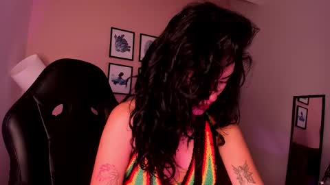 Giovanna  online show from November 10, 2025, 10:14 am