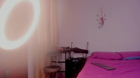 Girasol Walton online show from February 21, 2025, 1:00 pm