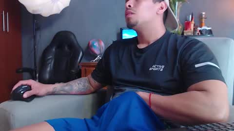 piggy boy online show from November 24, 2025, 7:02 pm