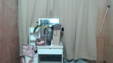 Snapshot of girl4u_aieshaxoxo chatting on October 9, 2025, 6:44 am Aisha online show from October 9, 2025, 6:44 am