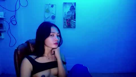 Aisha online show from November 18, 2025, 4:44 pm