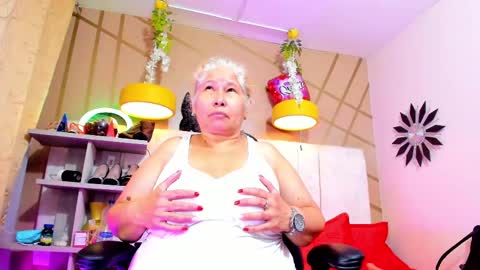 Snapshot of girl_amada chatting on March 2, 2025, 3:24 am Girl Amada online show from March 2, 2025, 3:24 am