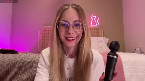 Snapshot of girl_i_am chatting on December 29, 2024, 5:01 pm Nikki online show from December 29, 2024, 5:01 pm