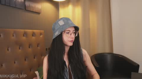 Snapshot of girl_i_am chatting on November 30, 2025, 12:53 pm Nikki online show from November 30, 2025, 12:53 pm