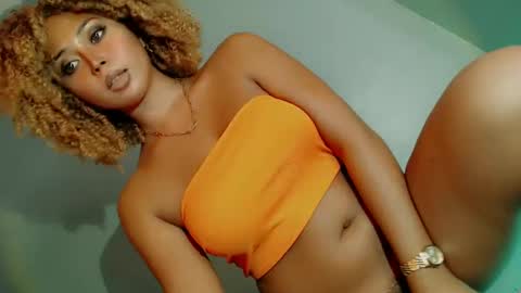 Snapshot of girl_in_black chatting on February 20, 2025, 12:30 am Nikka Gadavida online show from February 20, 2025, 12:30 am