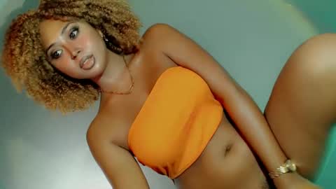 Snapshot of girl_in_black chatting on February 21, 2025, 12:27 am Nikka Gadavida online show from February 21, 2025, 12:27 am