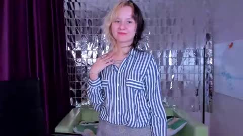 Snapshot of girl_next_doorr chatting on December 27, 2024, 3:59 pm girl_next_doorr online show from December 27, 2024, 3:59 pm