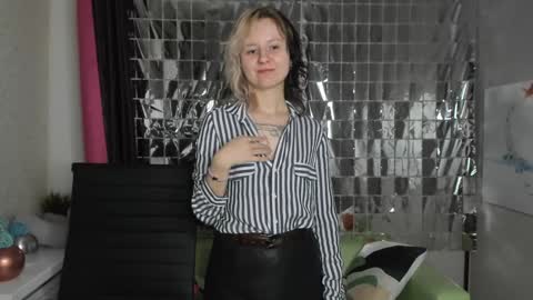 Snapshot of girl_next_doorr chatting on January 19, 2025, 3:53 pm girl_next_doorr online show from January 19, 2025, 3:53 pm