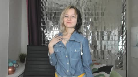 Snapshot of girl_next_doorr chatting on January 22, 2025, 3:07 pm girl_next_doorr online show from January 22, 2025, 3:07 pm