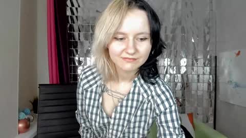 Snapshot of girl_next_doorr chatting on January 26, 2025, 6:06 pm girl_next_doorr online show from January 26, 2025, 6:06 pm