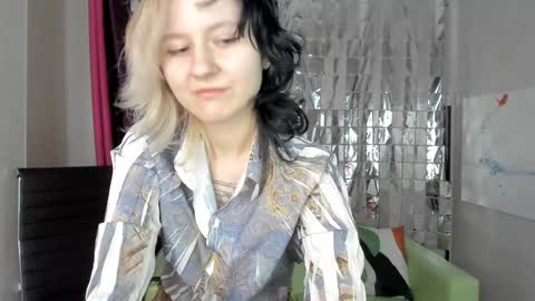 Snapshot of girl_next_doorr chatting on January 28, 2025, 12:54 pm girl_next_doorr online show from January 28, 2025, 12:54 pm