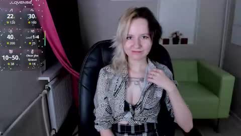 Snapshot of girl_next_doorr chatting on October 23, 2025, 1:21 pm girl_next_doorr online show from October 23, 2025, 1:21 pm