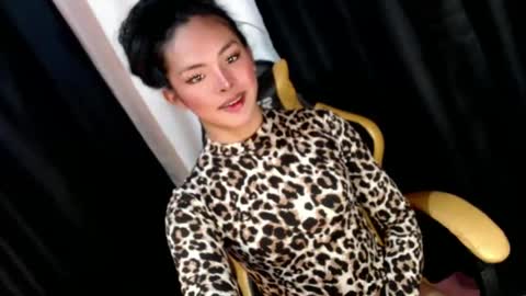 queen ronna online show from December 2, 2024, 8:00 pm