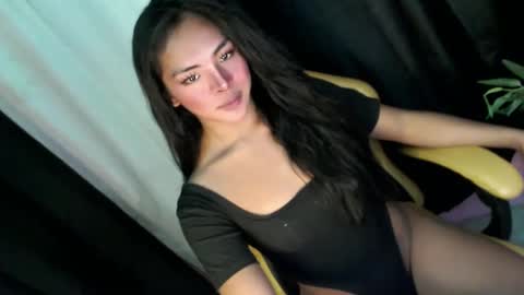 queen ronna online show from December 5, 2024, 8:33 am