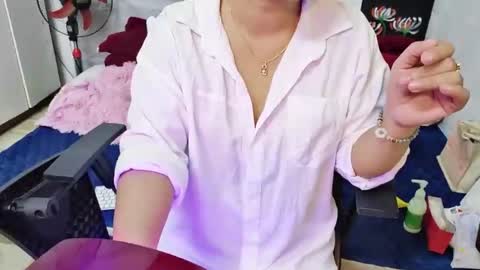 girlhanoi online show from November 14, 2025, 3:05 am