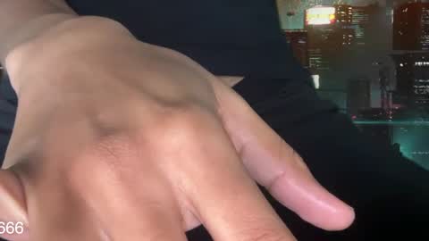 girlsonlyy666 online show from February 24, 2025, 5:42 pm