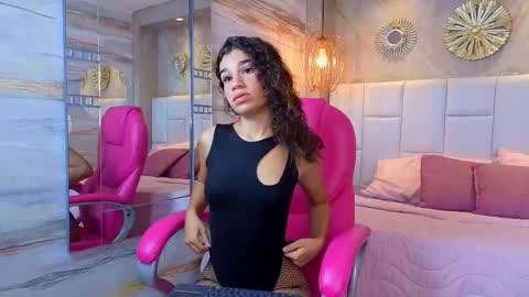 Snapshot of girlsweetgb chatting on September 25, 2025, 6:22 pm girlsweetgb online show from September 25, 2025, 6:22 pm