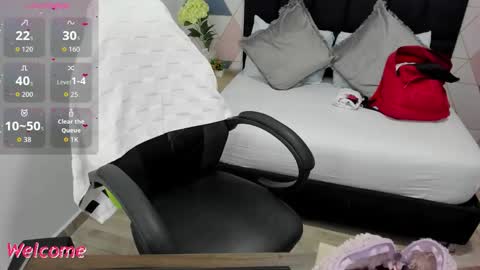 Snapshot of gisela27 chatting on October 25, 2025, 12:02 pm Gisella online show from October 25, 2025, 12:02 pm