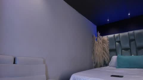     online show from January 25, 2025, 11:34 am