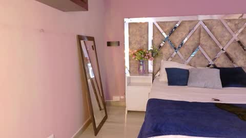     online show from September 15, 2025, 11:32 am