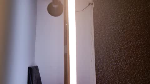     online show from October 11, 2025, 10:25 am