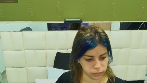 Snapshot of gisell_gomez chatting on September 18, 2025, 12:07 pm Gisell online show from September 18, 2025, 12:07 pm