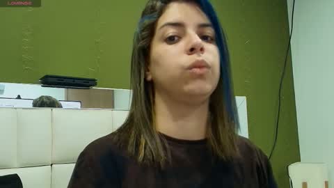 Snapshot of gisell_gomez chatting on September 21, 2025, 12:07 pm Gisell online show from September 21, 2025, 12:07 pm