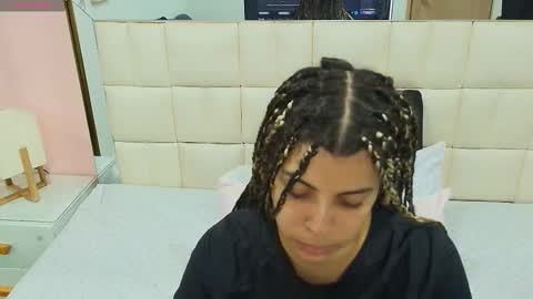 Snapshot of gisell_gomez chatting on December 2, 2025, 12:43 pm Gisell online show from December 2, 2025, 12:43 pm