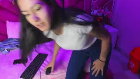 gisell_squirt online show from October 15, 2025, 11:43 am