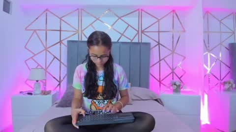 Snapshot of giselle_roldan chatting on January 24, 2025, 11:59 am GISELLE ROLDAN online show from January 24, 2025, 11:59 am