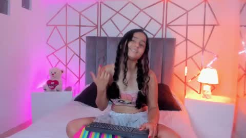 Snapshot of giselle_roldan chatting on February 23, 2025, 12:59 pm GISELLE ROLDAN online show from February 23, 2025, 12:59 pm