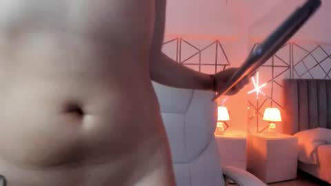 Snapshot of giselle_roldan chatting on February 26, 2025, 6:11 pm GISELLE ROLDAN online show from February 26, 2025, 6:11 pm