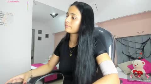 Snapshot of giselle_roldan chatting on October 23, 2025, 5:29 am GISELLE ROLDAN online show from October 23, 2025, 5:29 am