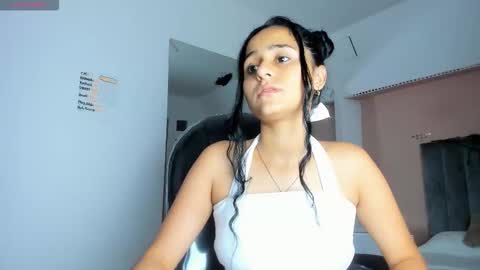 Snapshot of giselle_roldan chatting on October 31, 2025, 5:52 am GISELLE ROLDAN online show from October 31, 2025, 5:52 am